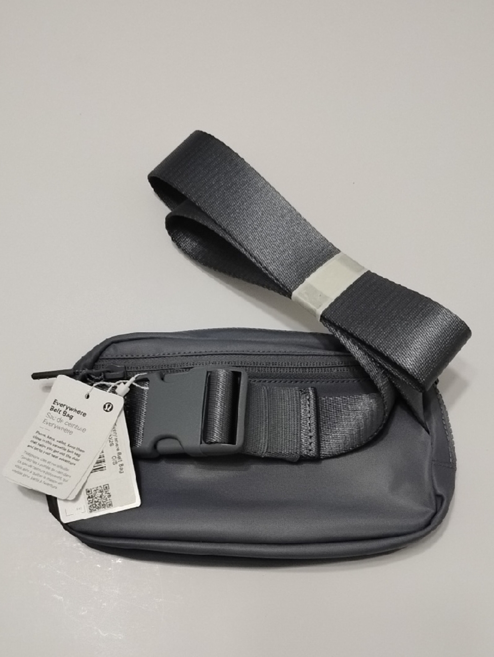 lululemon athletica Small Crossbody Pouch in Gray - Picture 2 of 8